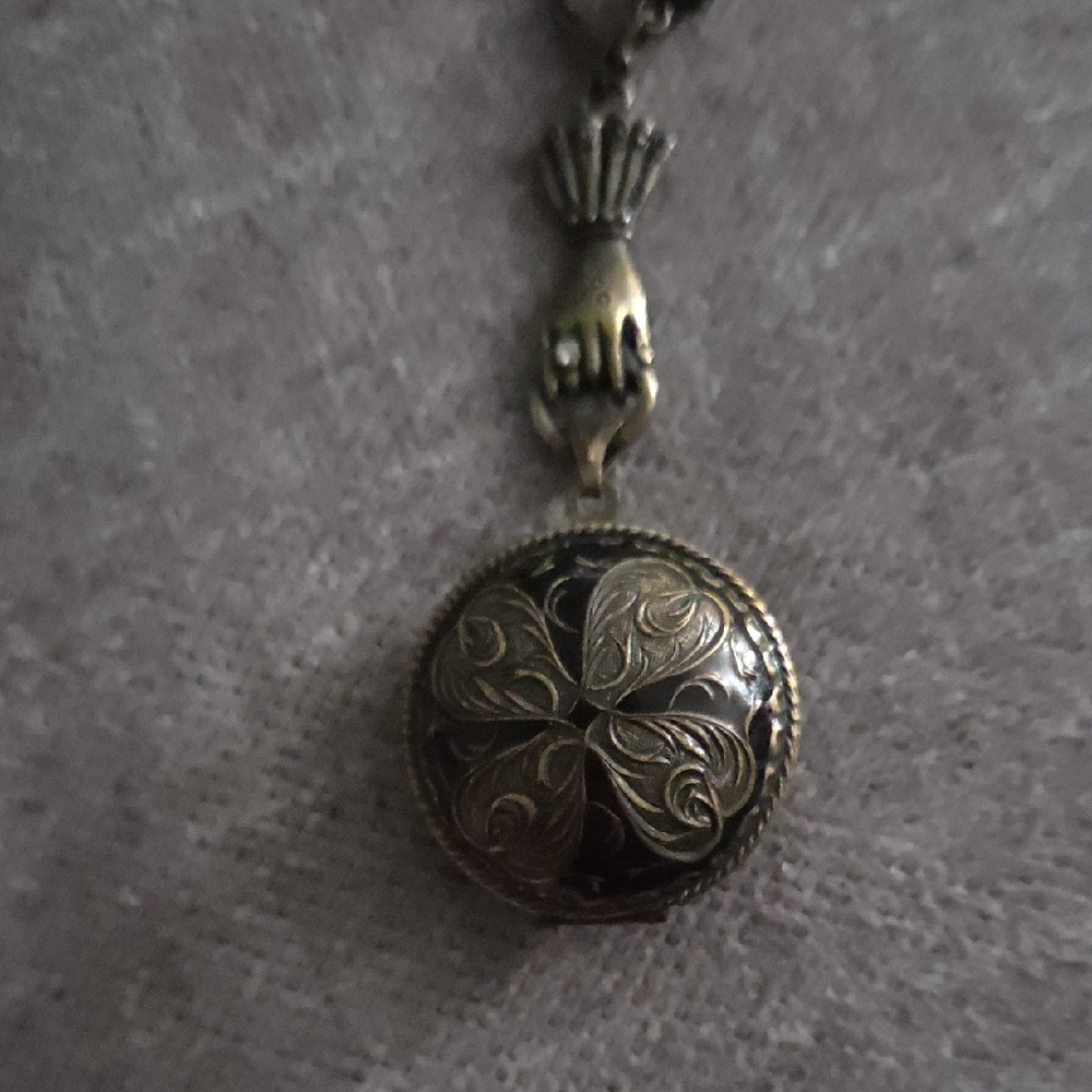 Sweet Romance Goldtone and Black Pendant Necklace